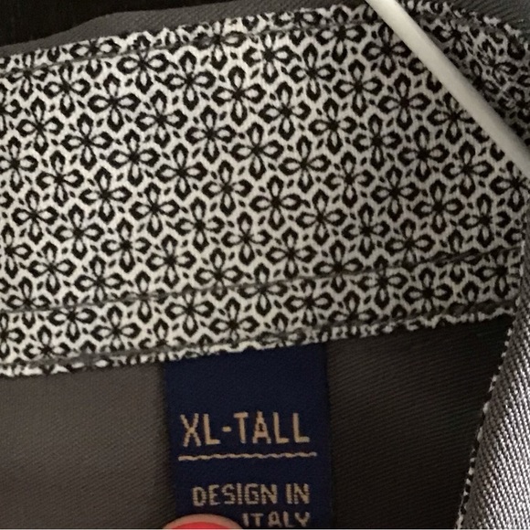 Men's Long-Sleeve Dress Shirt in Gray - Classic Button-Front - Picture 3 of 7